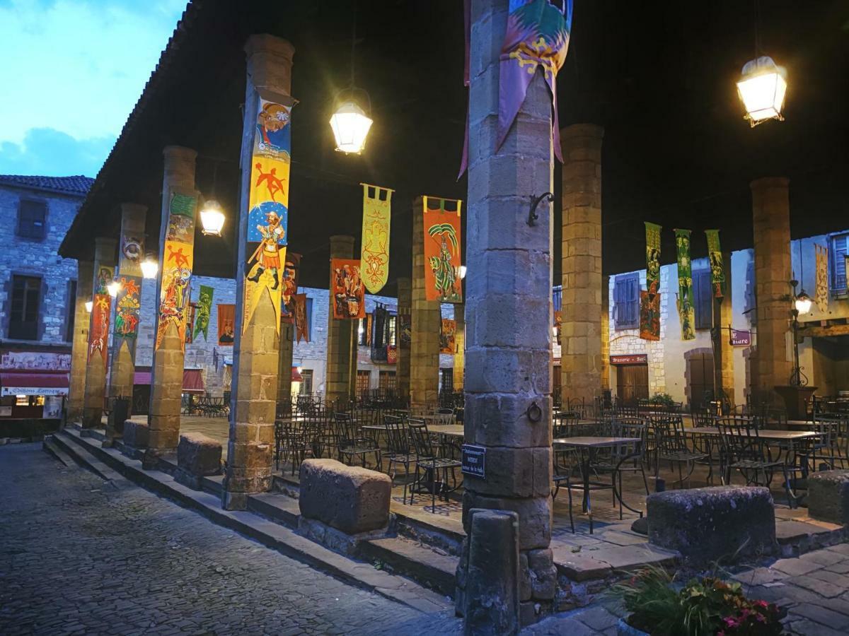 Hostellerie Du Vieux Cordes Bagian luar foto